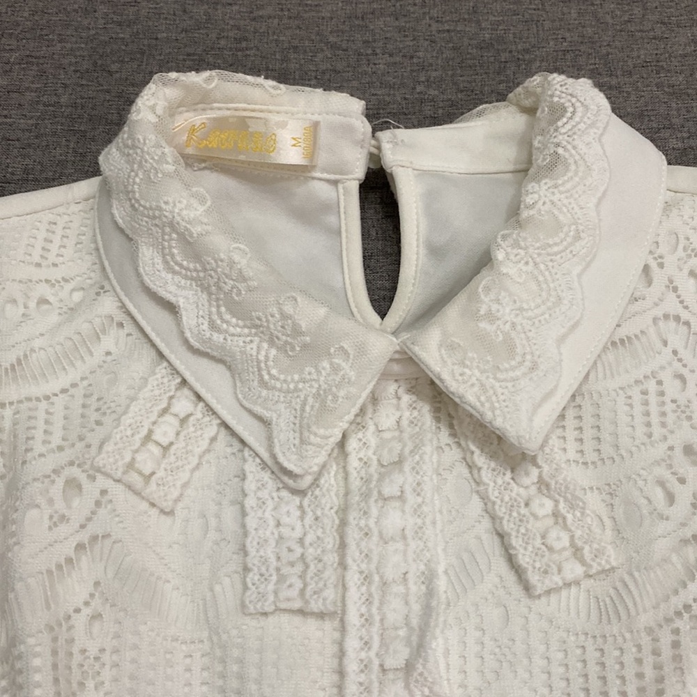 Pretty lace TOP - Picture 2 of 3